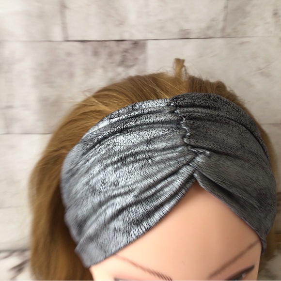 Silver Crackle Faux Leather Fabric Turban Headband - Picture 5 of 8